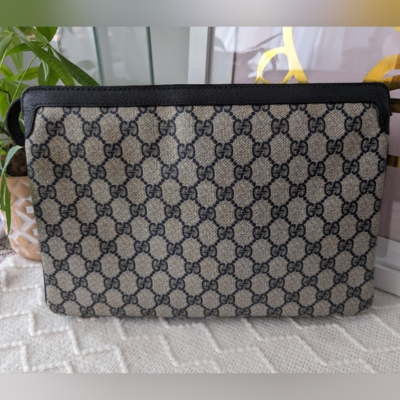 Vintage 1980s Gucci Shoulder Bag - Picture 2 of 16